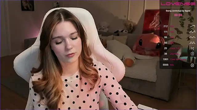 Snapshot of Frau_Lina chatting on December 2025 03:21:01 PM Frau Lina online show from December 2025 03:21:01 PM