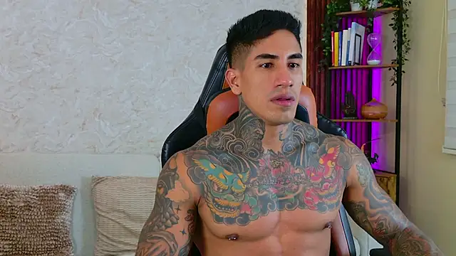 AdanReilly online show from November 2025 01:17:02 AM