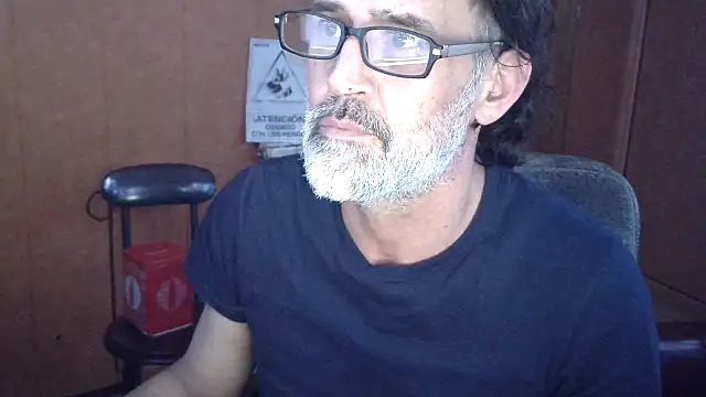 Snapshot of Lia_Y_PatrickX chatting on April 2026 12:08:02 AM Lia Y PatrickX online show from April 2026 12:08:02 AM