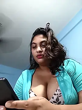 HottyOlly online show from October 2025 06:17:01 PM