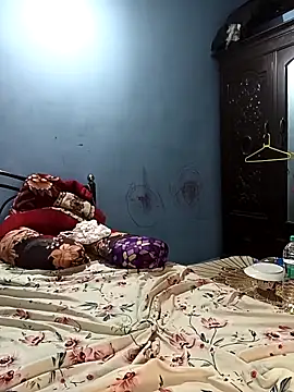 HottyOlly online show from November 2025 11:01:02 AM