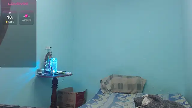 Snapshot of Aleja_Nauthy chatting on February 2025 11:36:02 PM Aleja Nauthy online show from February 2025 11:36:02 PM