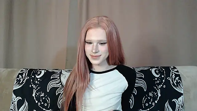 Snapshot of Sexpired_Princess chatting on March 2026 06:57:01 AM Sexpired Princess online show from March 2026 06:57:01 AM