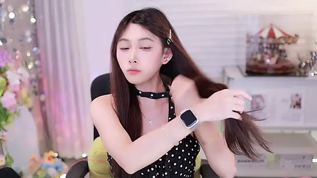 Snapshot of SleepArtist chatting on April 2026 07:53:01 AM SleepArtist online show from April 2026 07:53:01 AM