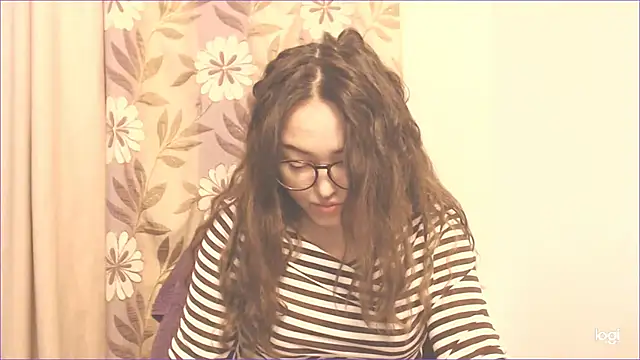 Snapshot of hrnyteacher chatting on January 2025 07:51:01 PM hrnyteacher online show from January 2025 07:51:01 PM