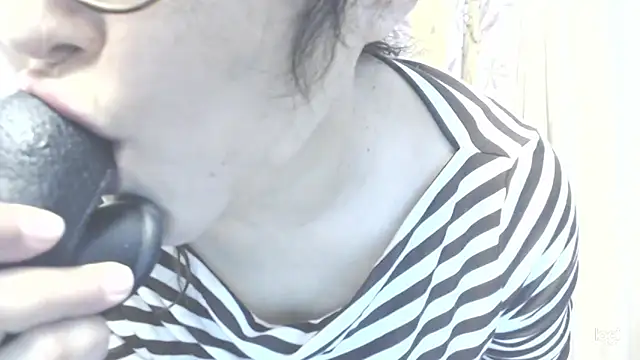 Snapshot of hrnyteacher chatting on February 2025 08:28:02 PM hrnyteacher online show from February 2025 08:28:02 PM