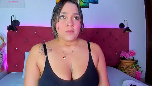 Snapshot of Abril_Gomez06 chatting on October 2025 02:56:02 AM Abril Gomez06 online show from October 2025 02:56:02 AM