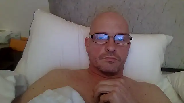 Snapshot of mrtickle0025 chatting on January 2026 10:17:02 AM mrtickle0025 online show from January 2026 10:17:02 AM