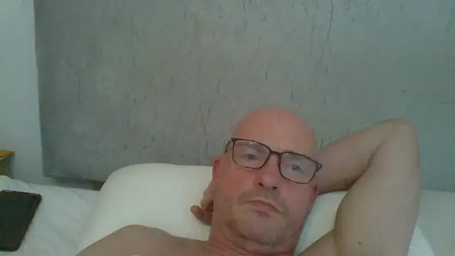 Snapshot of mrtickle0025 chatting on February 2026 08:24:02 AM mrtickle0025 online show from February 2026 08:24:02 AM