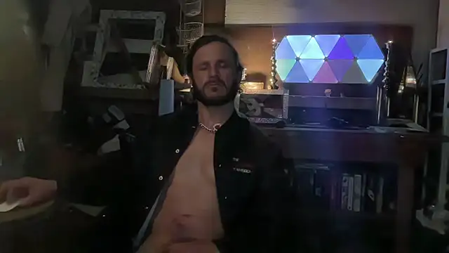 CowboyZuhly online show from April 2026 06:47:01 AM