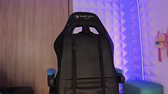 Snapshot of Jendralevis chatting on October 2025 08:04:01 PM Jendralevis online show from October 2025 08:04:01 PM