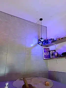 LunaGil1 online show from December 2024 08:47:02 PM