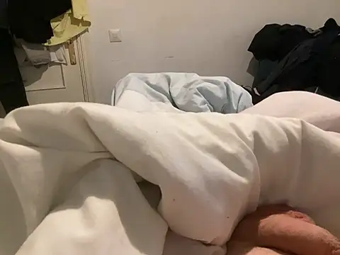 Snapshot of Bossinmidd12 chatting on December 2024 10:51:01 PM Bossinmidd12 online show from December 2024 10:51:01 PM