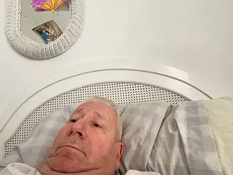 Snapshot of Bossinmidd12 chatting on February 2025 10:15:02 AM Bossinmidd12 online show from February 2025 10:15:02 AM