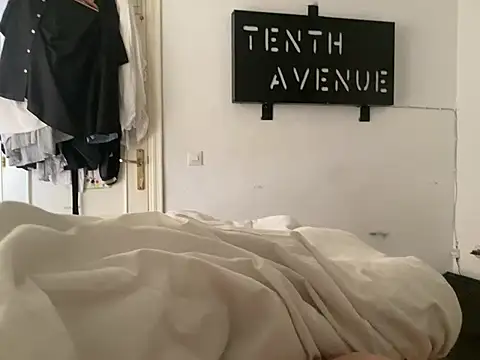 Snapshot of Bossinmidd12 chatting on February 2025 08:44:02 AM Bossinmidd12 online show from February 2025 08:44:02 AM