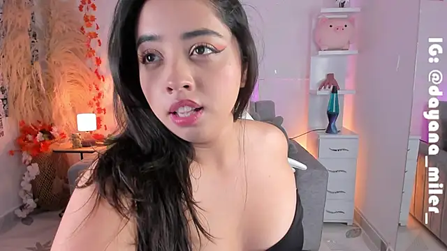 Snapshot of _dayana_miler chatting on January 2025 01:31:02 AM dayana miler online show from January 2025 01:31:02 AM