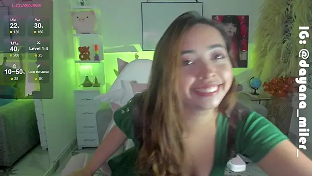 Snapshot of _dayana_miler chatting on March 2025 12:04:02 AM dayana miler online show from March 2025 12:04:02 AM