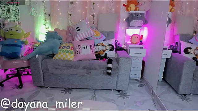 Snapshot of _dayana_miler chatting on March 2026 11:53:02 PM dayana miler online show from March 2026 11:53:02 PM