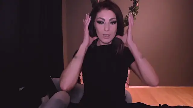 Snapshot of Saintrebella chatting on December 2024 01:22:01 AM Saintrebella online show from December 2024 01:22:01 AM