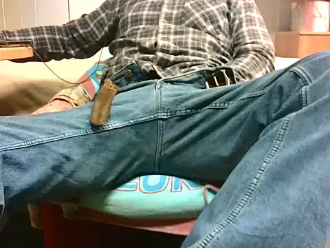 Snapshot of Giulio35_Pika chatting on April 2026 07:49:01 AM Giulio35 Pika online show from April 2026 07:49:01 AM