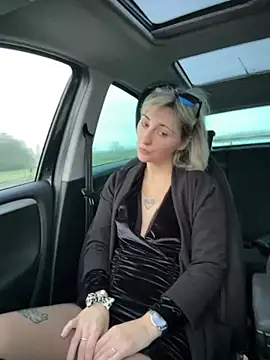 sexy blondie92 online show from February 2025 04:11:01 PM