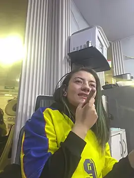 Snapshot of Broklinwhite_ chatting on June 2026 01:17:02 PM Broklinwhite online show from June 2026 01:17:02 PM