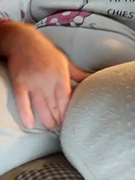 Snapshot of LadyMinnie chatting on April 2026 07:27:01 PM LadyMinnie online show from April 2026 07:27:01 PM