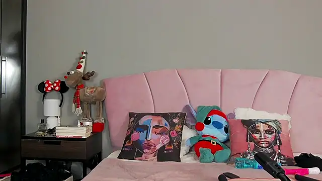 Snapshot of Mayleen_x chatting on April 2026 07:55:01 PM Mayleen x online show from April 2026 07:55:01 PM