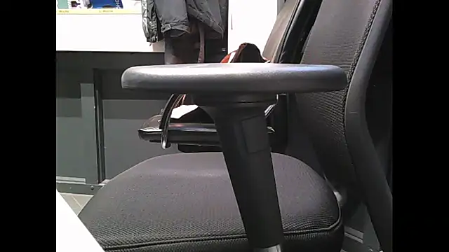 Snapshot of 081547 chatting on April 2026 05:02:02 AM 081547 online show from April 2026 05:02:02 AM