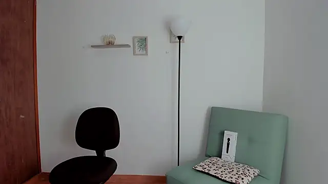 Snapshot of Lilabril chatting on January 2025 02:43:01 PM Lilabril online show from January 2025 02:43:01 PM