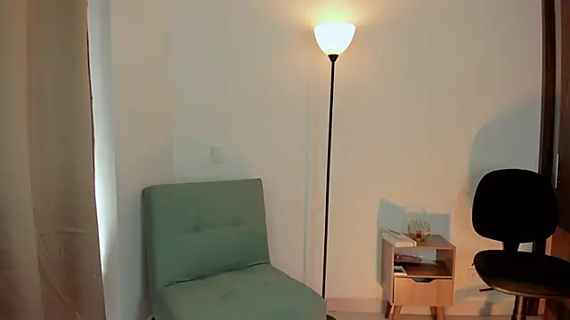 Snapshot of Lilabril chatting on February 2025 04:04:01 PM Lilabril online show from February 2025 04:04:01 PM