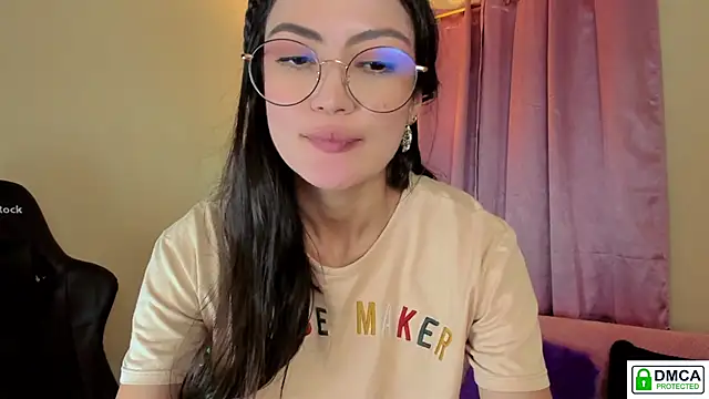 Snapshot of Lilabril chatting on March 2025 03:39:01 PM Lilabril online show from March 2025 03:39:01 PM