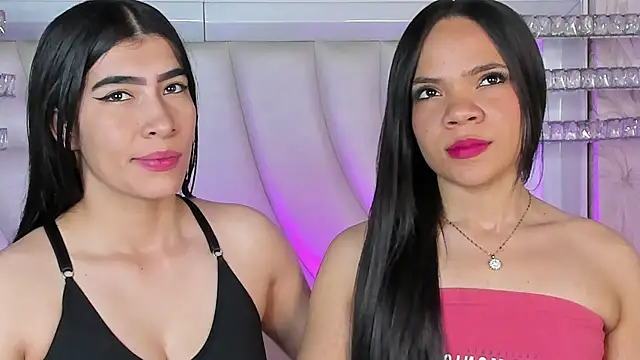 Snapshot of siara_and_zoe chatting on April 2026 11:37:02 PM siara and zoe online show from April 2026 11:37:02 PM