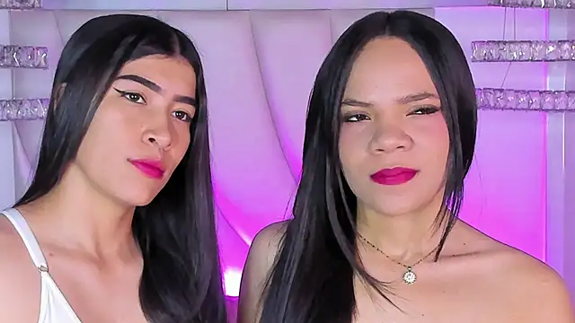 Snapshot of siara_and_zoe chatting on April 2026 11:35:02 PM siara and zoe online show from April 2026 11:35:02 PM