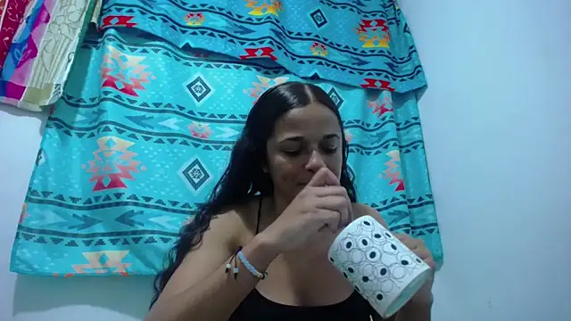 Snapshot of GiveLove1 chatting on January 2025 10:23:01 PM GiveLove1 online show from January 2025 10:23:01 PM