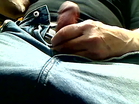 Snapshot of markluvskitty chatting on December 2025 03:18:02 PM markluvskitty online show from December 2025 03:18:02 PM