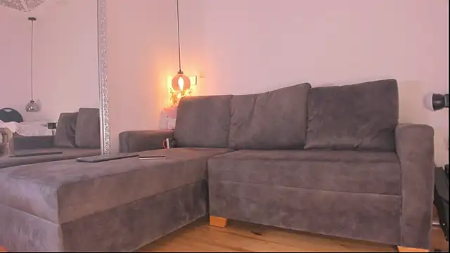 Isabella francoo online show from November 2025 03:56:01 PM