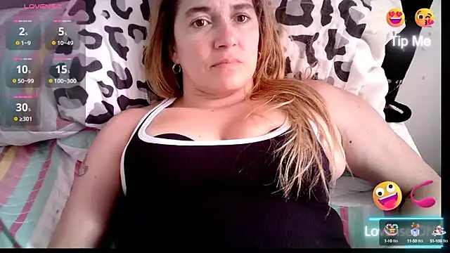 Izury Blondee online show from March 2025 05:54:01 PM