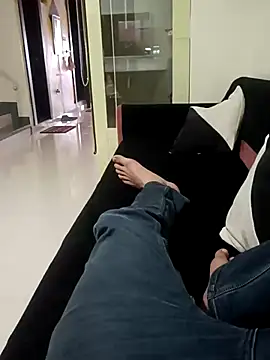 Snapshot of HeftyTheory7 chatting on November 2025 09:21:01 AM HeftyTheory7 online show from November 2025 09:21:01 AM