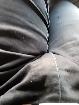 Snapshot of HeftyTheory7 chatting on November 2025 09:06:02 AM HeftyTheory7 online show from November 2025 09:06:02 AM