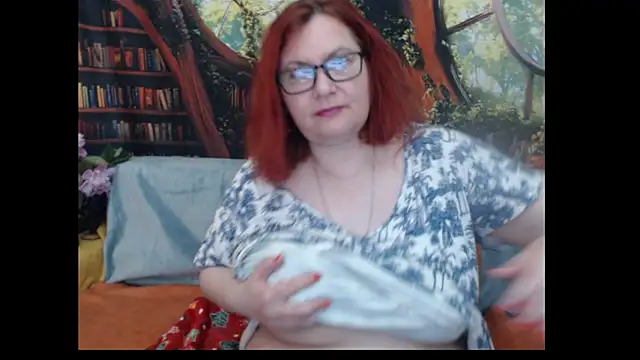Snapshot of PlayfullMature chatting on June 2026 05:22:02 PM PlayfullMature online show from June 2026 05:22:02 PM