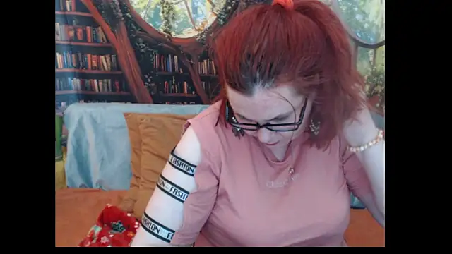 Snapshot of PlayfullMature chatting on June 2026 11:57:02 AM PlayfullMature online show from June 2026 11:57:02 AM