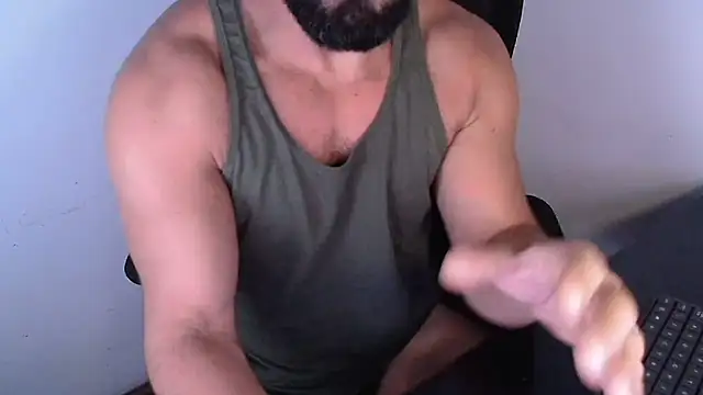 Snapshot of TopDaddy23 chatting on June 2026 05:17:02 PM TopDaddy23 online show from June 2026 05:17:02 PM