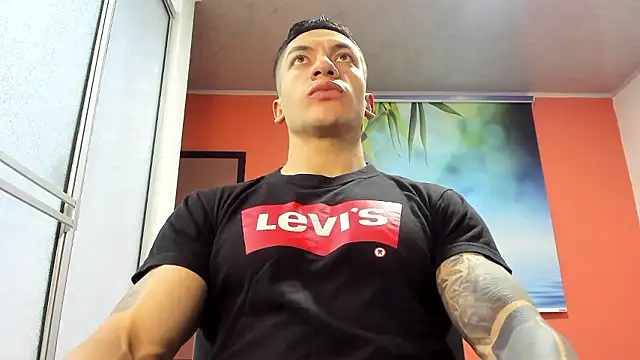 Snapshot of aquiles_51 chatting on January 2026 01:46:02 PM aquiles 51 online show from January 2026 01:46:02 PM