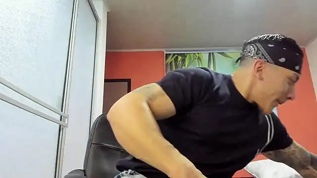 Snapshot of aquiles_51 chatting on March 2026 07:19:02 PM aquiles 51 online show from March 2026 07:19:02 PM