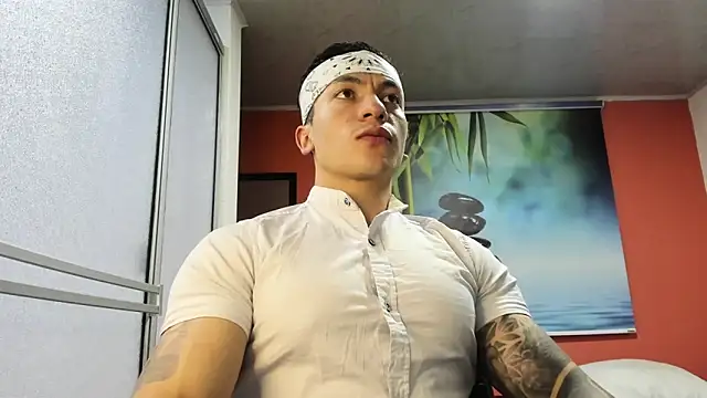 Snapshot of aquiles_51 chatting on April 2026 06:19:02 PM aquiles 51 online show from April 2026 06:19:02 PM