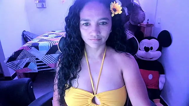 rayza mature 154 online show from November 2025 01:11:02 PM