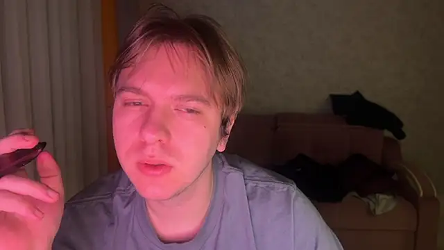 kiopiggy online show from December 2025 03:23:01 AM