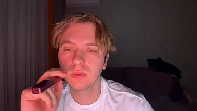 kiopiggy online show from December 2025 04:35:02 PM