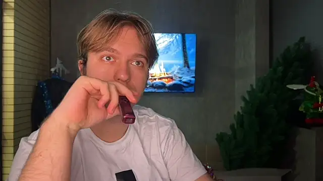 kiopiggy online show from December 2025 07:32:01 PM